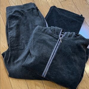 St. John's Bay Charcoal Gray Velour Sweatshirt & Pants Coord Set Size XL/L